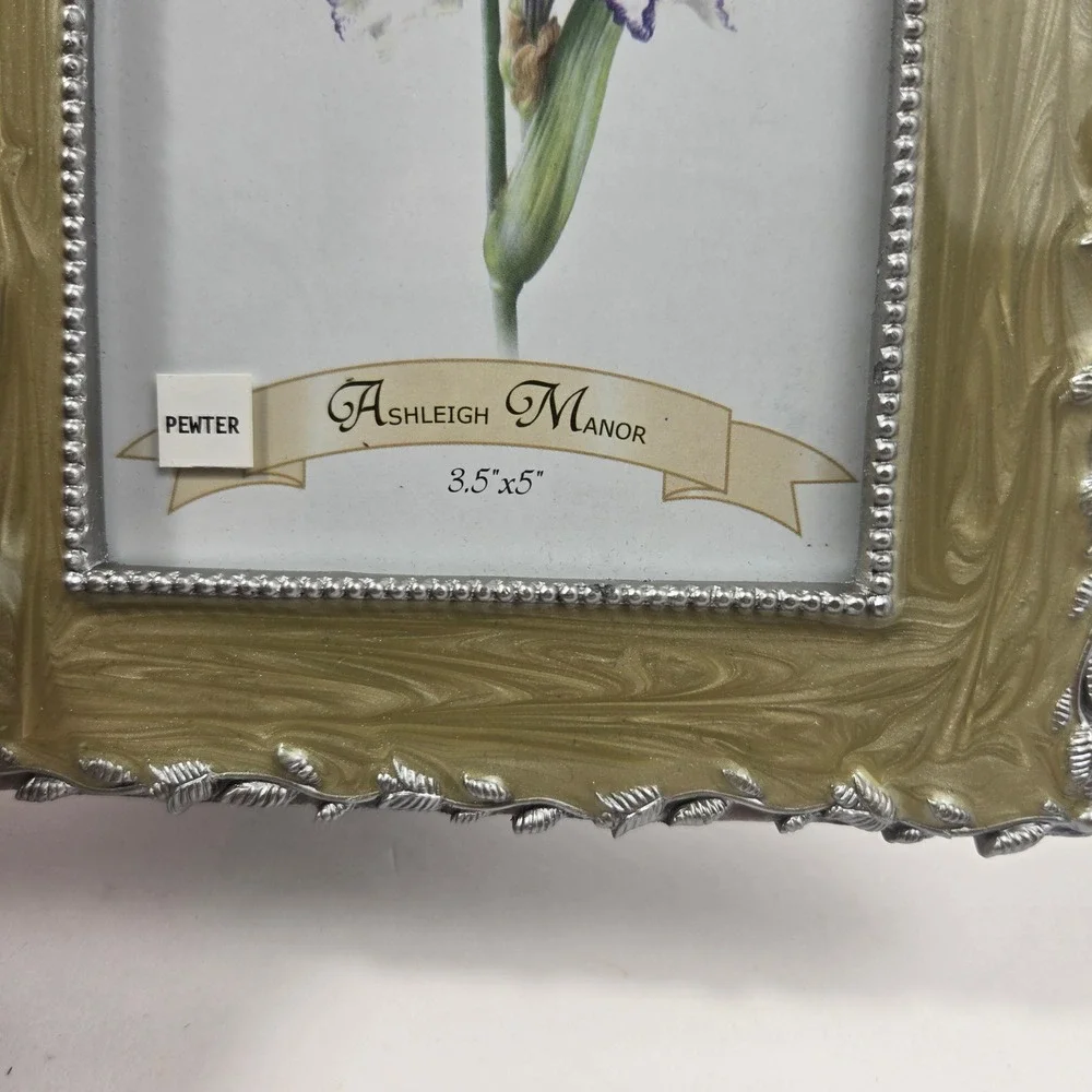 Ashleigh Manor elegant vintage